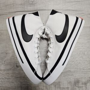 SOLD!!Nike Court Black White